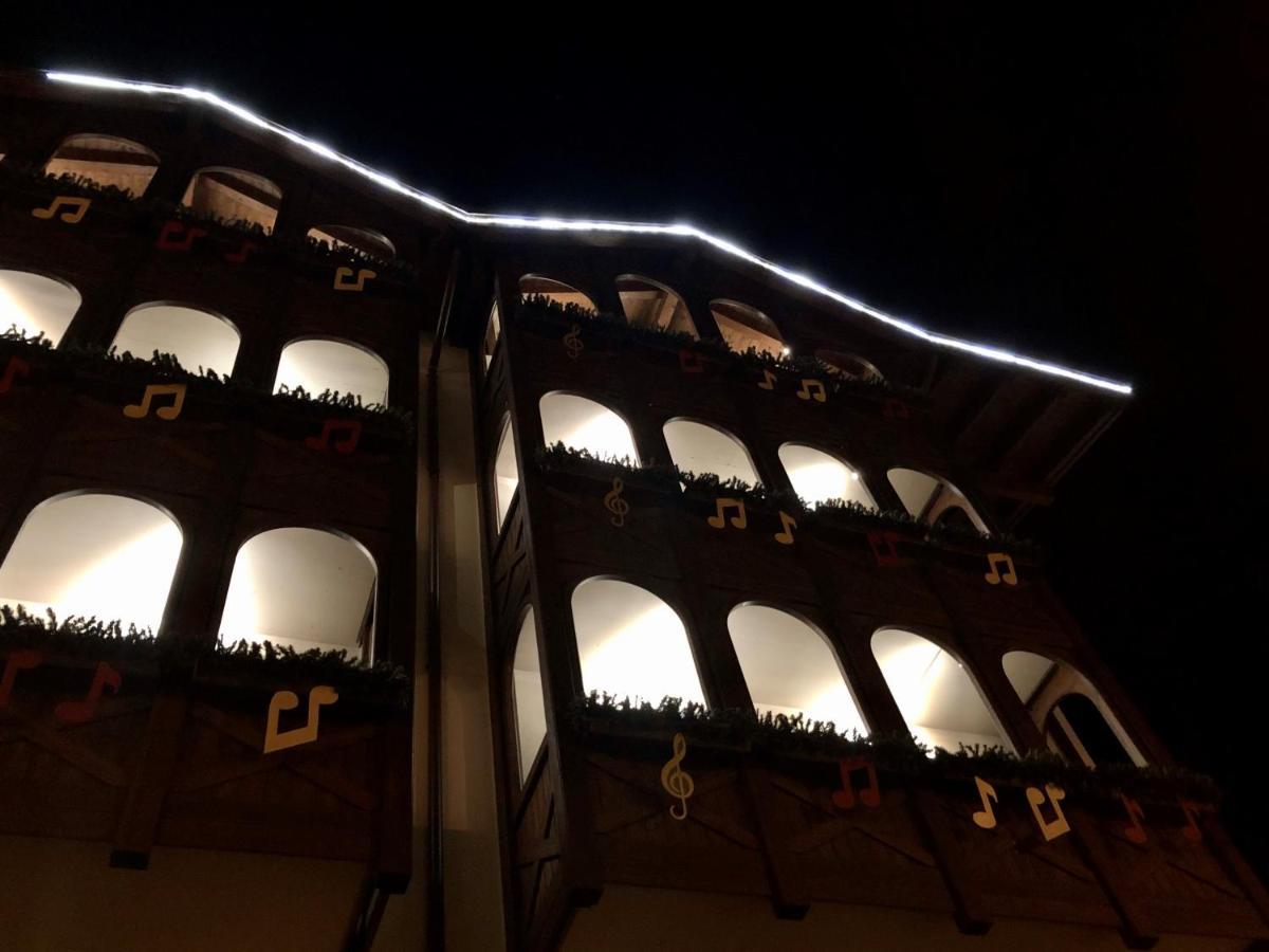 Hotel Isolabella Wellness Fiera Di Primiero Exterior foto